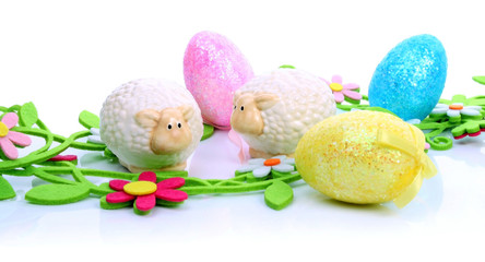 Easter eggs and sheep - obrazy, fototapety, plakaty