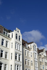 Fototapeta na wymiar Fasada budynku mieszkalnym w Kiel, Niemcy
