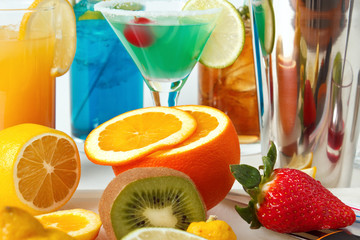 Fruits and utensils to decorate cocktails