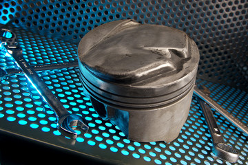 Engine piston
