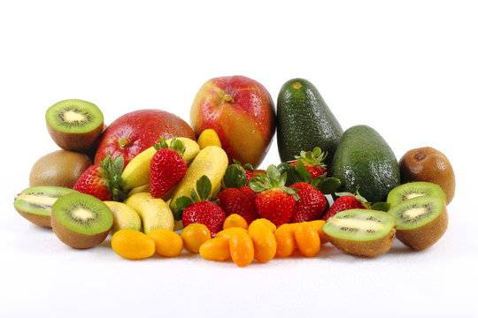 Frutta esotica con fragole