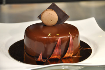 Schokoladentorte mit Macaron
