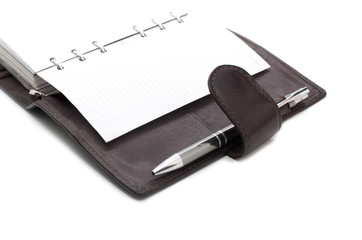 agenda ouvert sur deux pages blanches