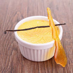 creme caramel dessert