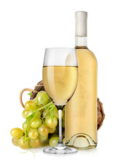 Obraz premium White wine bottle and grapes in basket