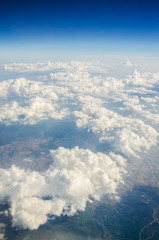 Fototapeta na wymiar Chmury podjęte z airplance