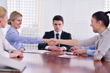 Obraz premium business people making deal at meeting