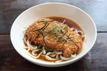 Udon noodles with fired pork