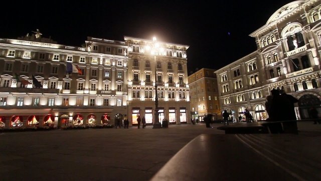 unit&agrave; square in trieste