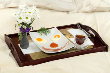 Breakfast in bed - Smile