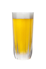 グラスにはいったビール