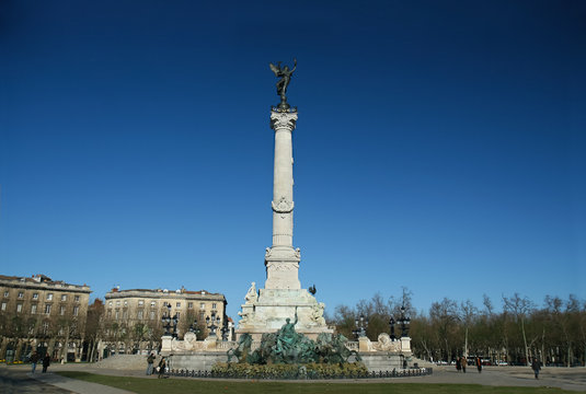monument des girondins place des quinconces