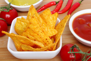 nachos with dips - Nachos mit Dips