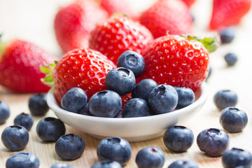 Naklejka premium fresh berries