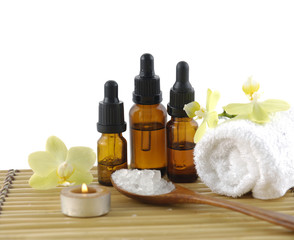 Obraz na płótnie Canvas spa and aromatherapy set