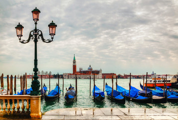 Naklejka premium Gondole pływające po Canal Grande