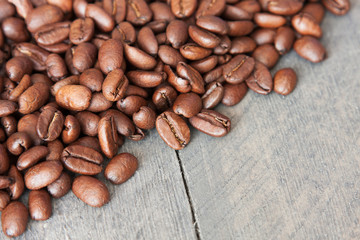 Fototapeta premium Kaffebohnen diagonal