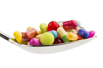 Viele Tabletten auf L&ouml;ffel