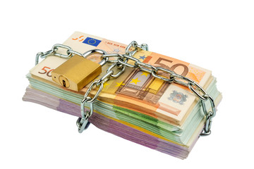 Euro-Geldscheine mit Kette und Vorhängeschloss