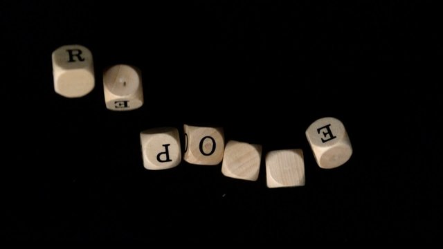 Reponse dice falling together