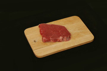 Fleisch auf Brett