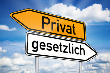 Obraz premium Wegweiser mit privat und gesetzlich