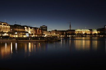 Obraz premium Hamburg - Binnenalster am Abend