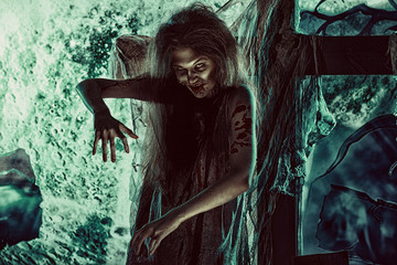 female zombie