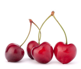 Fototapeta na wymiar Serce w kształcie wiśni jagody