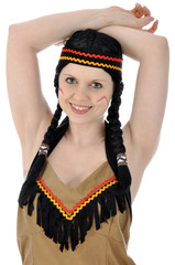 Junge Frau in Indianer-Kostüm