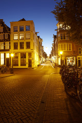 Amsterdam - Altstadt in der Abenddämmerung