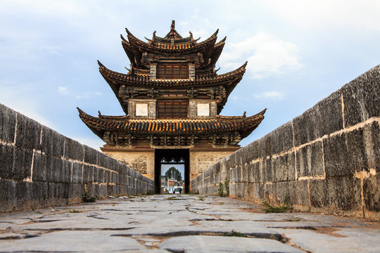 Fototapeta Ancient medieval bridge in China