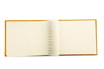 Ringbuch vor weißem Hintergrund