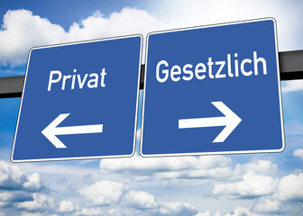 Blauer Wegweiser mit Privat und Gesetzlich