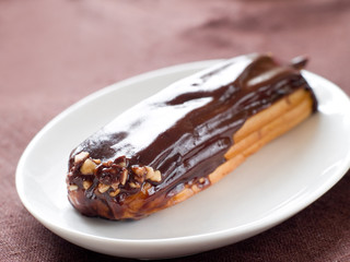 Chocolate cake (eclair)