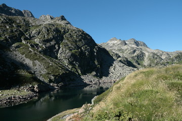 Fototapeta na wymiar Etang d'En Bejs, Pyrénées