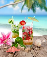  Cocktails op het strand © Lukas Gojda