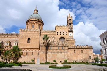 Fototapeta na wymiar Katedra w Palermo, Włochy