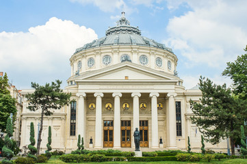 Fototapeta na wymiar Romanian Athenaeum (Sala Koncertowa) w Bukareszcie, Rumunia