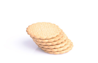 galletas apiladas sobre fondo blanco