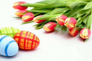Obraz na płótnie Canvas pisanki i tulipany - Ostereier und Tulpen