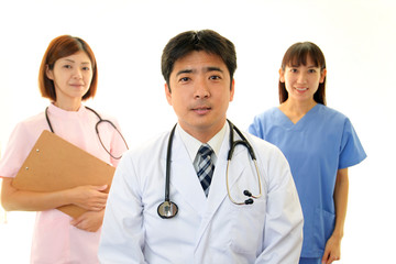 Fototapeta premium 笑顔の３人の医師