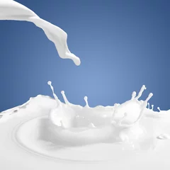 Foto op Plexiglas Milkshake Melk splash gieten