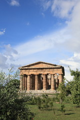 Fototapeta na wymiar Grecka świątynia w Paestum, światowego dziedzictwa Unesco, Włochy