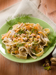 pasta with salmon pistachio and cream sauce