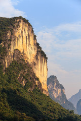 Naklejka premium Sunrise on a limestone hill