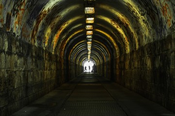 Fototapeta na wymiar Nowoczesny podziemny tunel