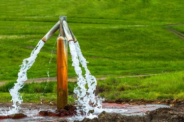 Water flowing from outdoor tap - obrazy, fototapety, plakaty