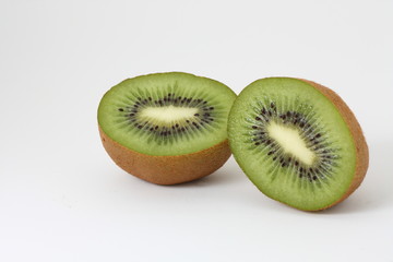 kiwi por la mitad