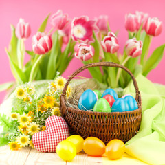 Osterkorb mit Ostereiern